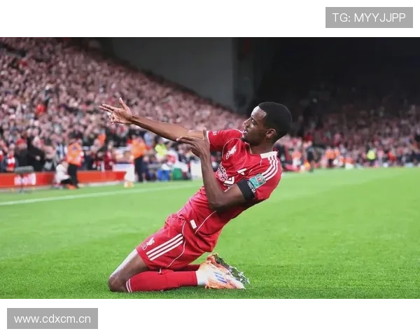 埃基蒂克本场表现出色三射两正进一球并失良机获评7.8分